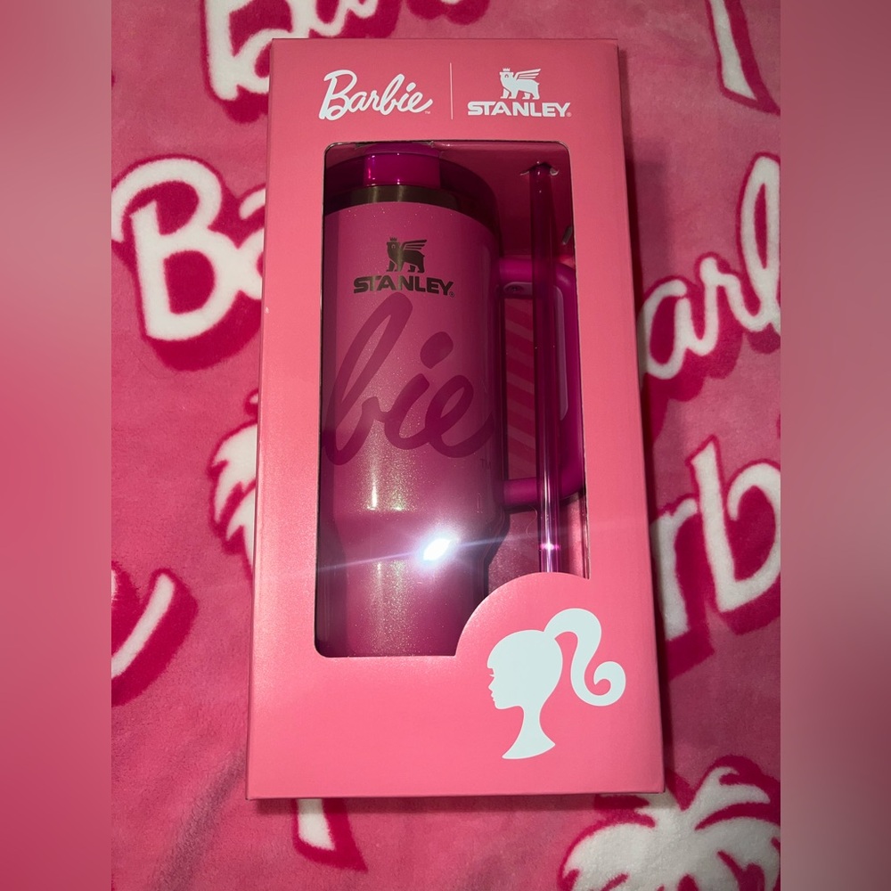 LIMITED EDITION BARBIE x Stanley Icon 40 oz Quencher